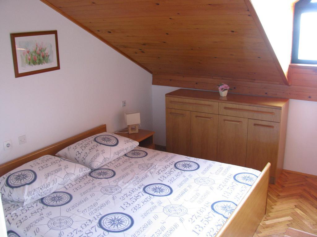 Apartment Marietta Tribalj Pokoj fotografie