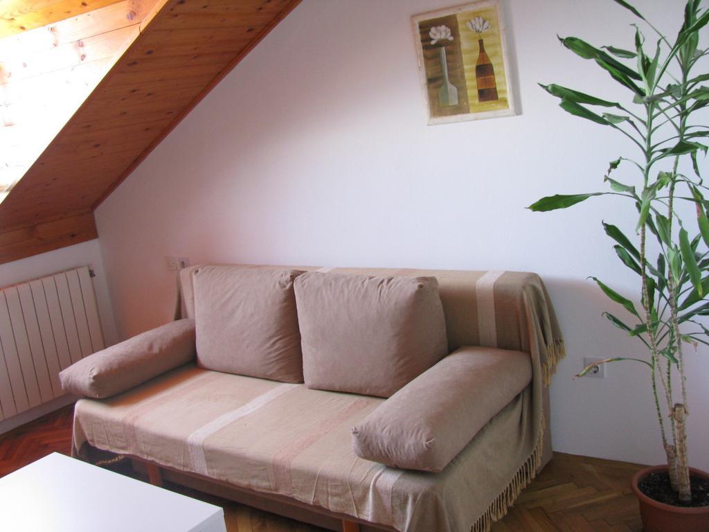 Apartment Marietta Tribalj Pokoj fotografie